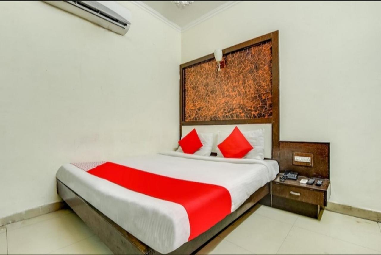 Hotel Star Palace New Delhi Eksteriør bilde